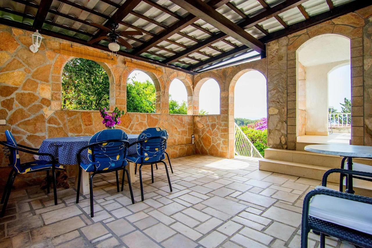 Beach House Splitska Ngoại thất bức ảnh