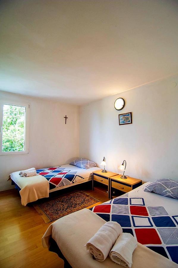 Beach House Splitska Ngoại thất bức ảnh